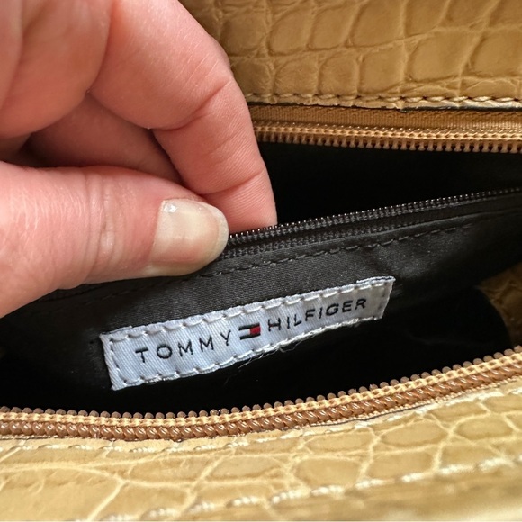 Tommy Hilfiger crocodile style handbag & coin purse - Picture 10 of 10